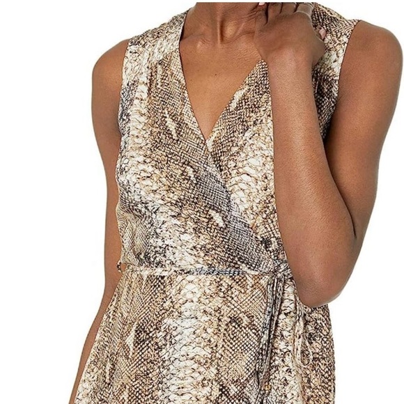 Calvin Klein V Neck Romper - Picture 2 of 8